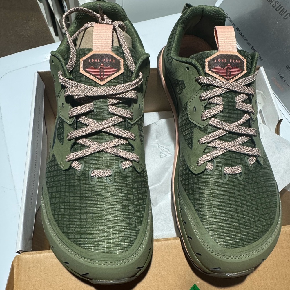 Altra Lone Peak 6 - size 9.5 women’s